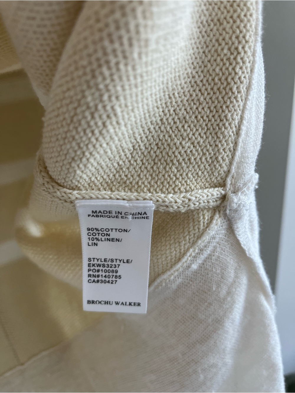 Brochu Walker Beige and White Striped V-Neck Pullover like new excellent cond - Picture 6 of 8
